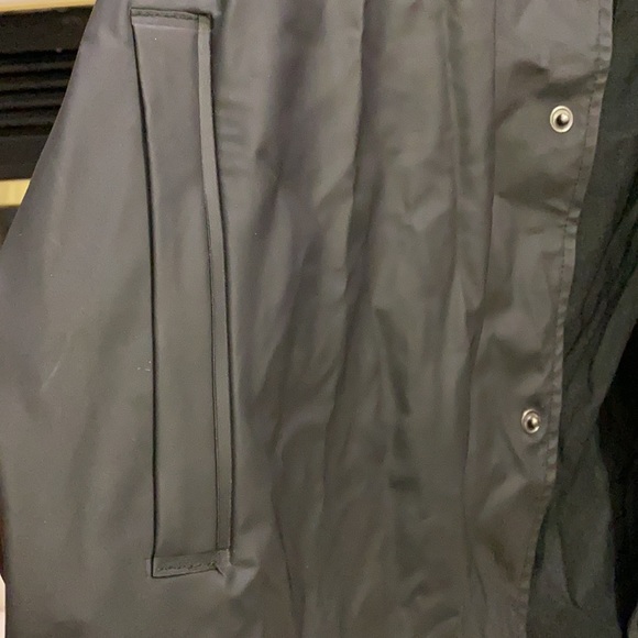 Women Rains Coat - Picture 8 of 10